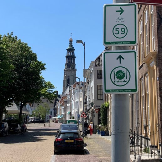 Bord fietsnetwerk fietscafé in Middelburg Zeeland