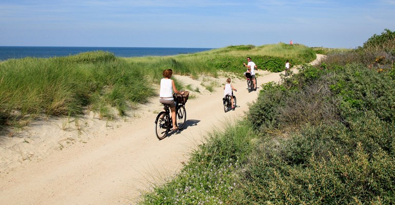 Heerlijk fietsen in Zeeland, de 5 sterren fietsprovincie. Bekijk hier de top 9 fietsroutes in Zeeland. Hier vind je de mooiste fietsroutes in Zeeland.