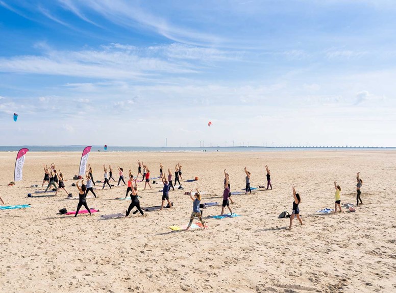 Essentrics op het Zeeuwse strand